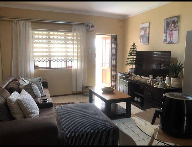 2 BEDROOM TOWNHOUSE FOR SALE IN HESTEAPARK